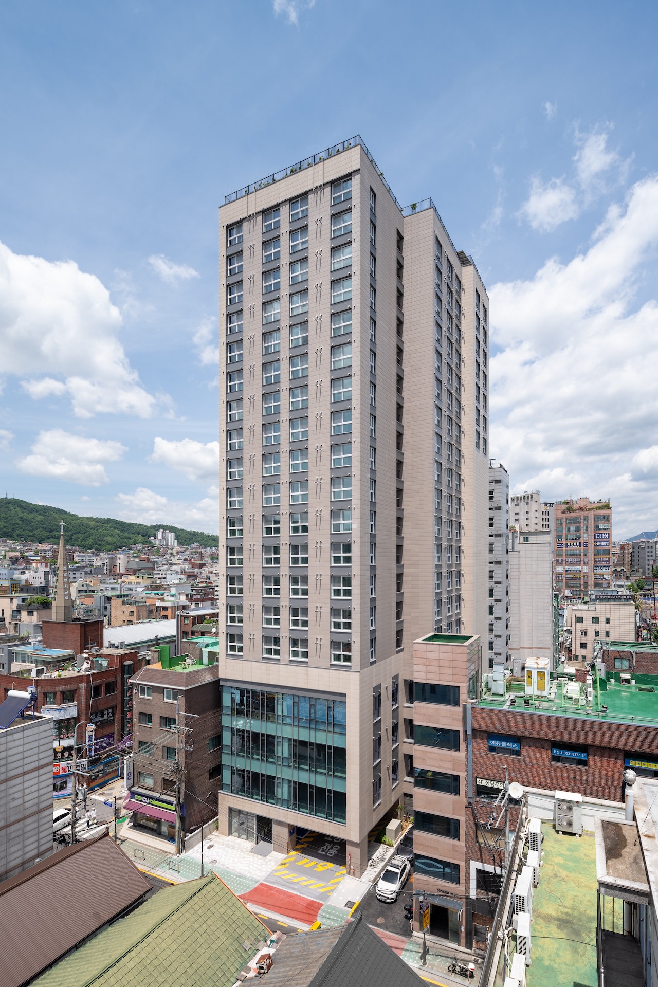 THE STUDIO 163